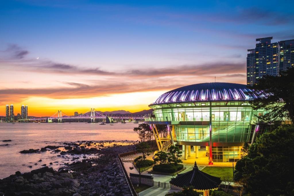 Ramada Encore By Wyndham Busan Haeundae Ngoại thất bức ảnh