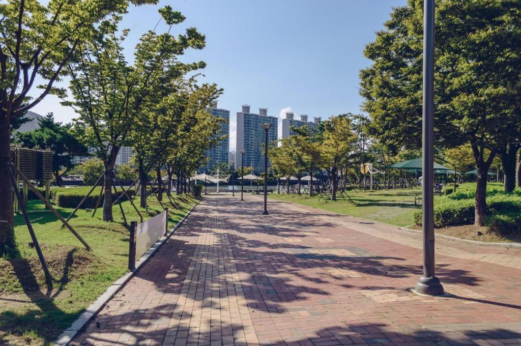 Ramada Encore By Wyndham Busan Haeundae Ngoại thất bức ảnh